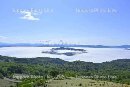 初夏の屈斜路湖の雲海