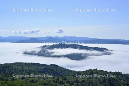 初夏の屈斜路湖の雲海