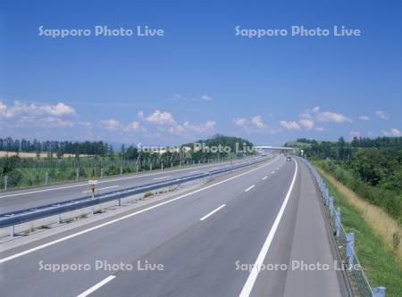 道央自動車道　滝川付近
