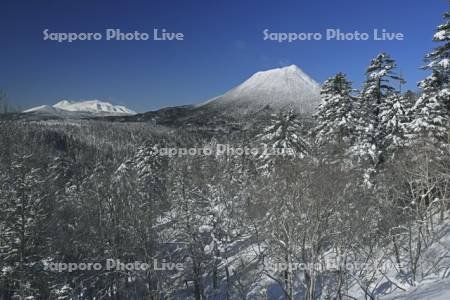 双岳台付近より雄阿寒岳