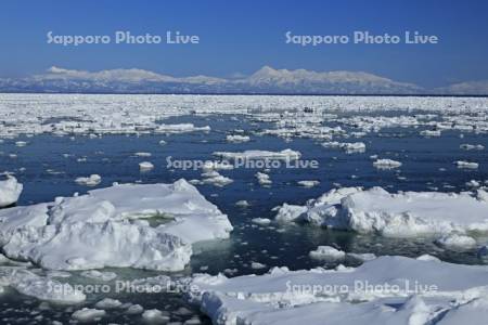 野付半島から流氷と知床連峰・世界遺産