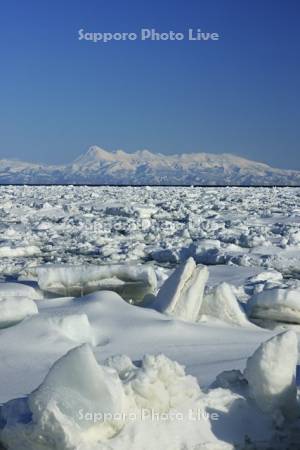 野付半島から流氷と知床連峰・世界遺産