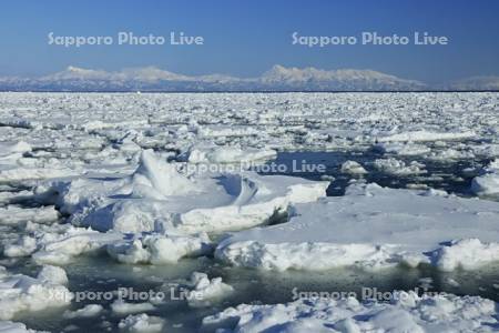 野付半島から流氷と知床連峰・世界遺産