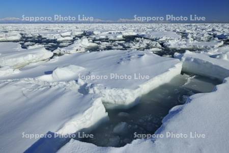 野付半島から流氷と知床連峰・世界遺産