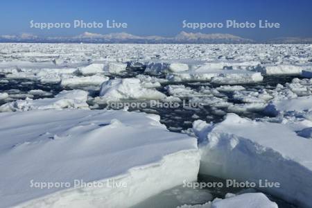 野付半島から流氷と知床連峰・世界遺産