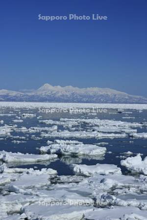 野付半島から流氷と知床連峰・世界遺産