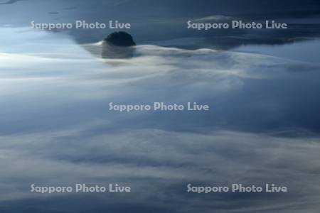 湖面を這う霧の摩周湖