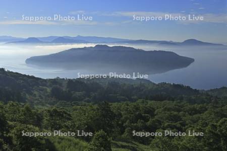 夏の美幌峠から屈斜路湖の中島