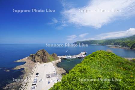 三角岩とウトロ港