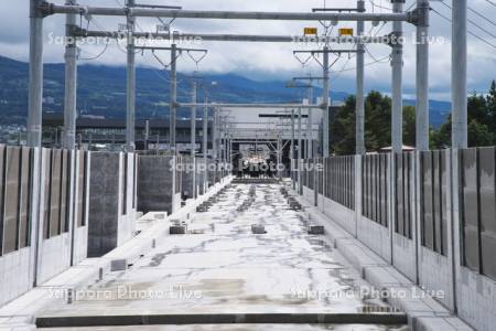 新函館北斗駅と新幹線建築工事