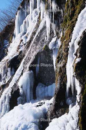 フンベの滝と氷瀑