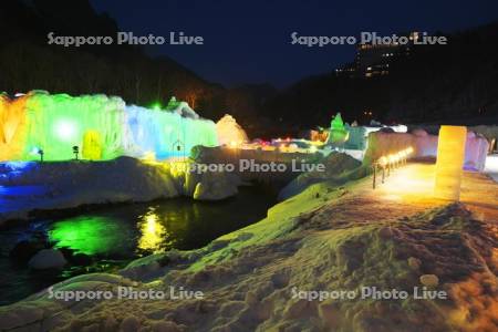 層雲峡温泉氷瀑まつり　ライトアップ