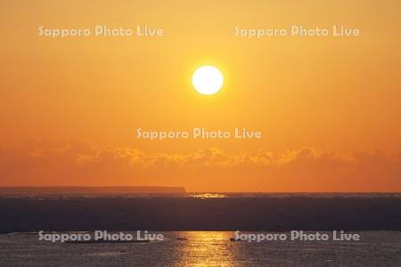 北方領土の日の出と流氷
