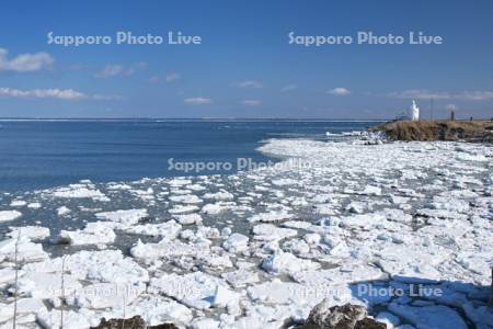 納沙布岬と流氷と北方領土