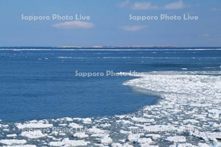 納沙布岬の流氷と北方領土