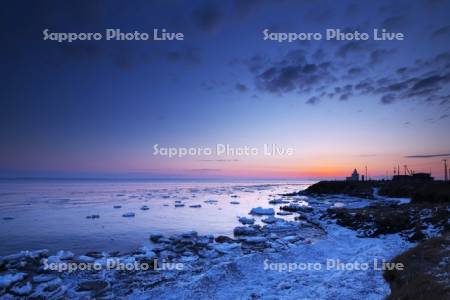 納沙布岬の朝と流氷と北方領土