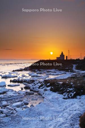 納沙布岬の日の出と流氷と北方領土