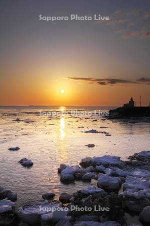 納沙布岬の日の出と流氷と北方領土