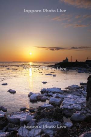 納沙布岬の日の出と流氷と北方領土
