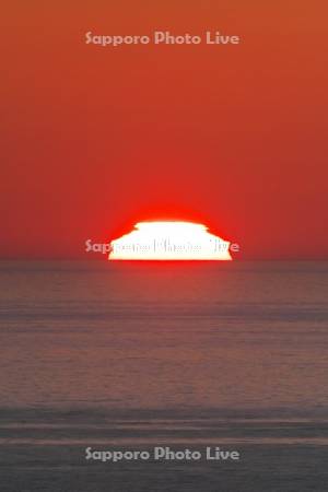 襟裳岬の日の出と太平洋