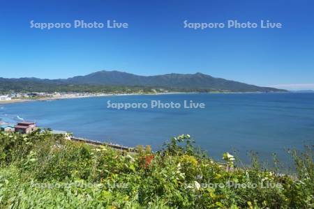 アポイ岳（右）とピンネシリ（左）