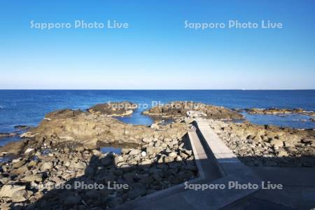 黄金岬と日本海