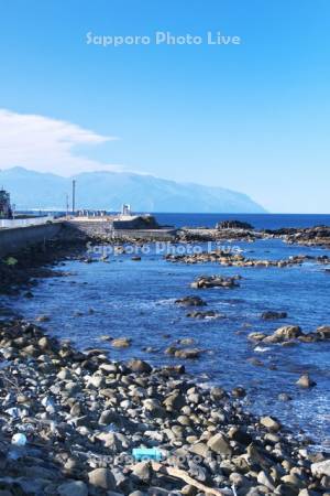 黄金岬と増毛山地