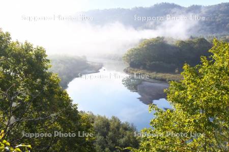 夕張川と朝霧