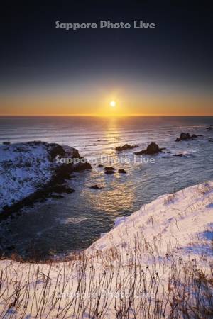 襟裳岬の日の出と太平洋