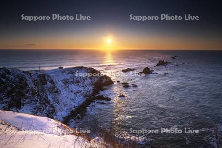襟裳岬の日の出と太平洋
