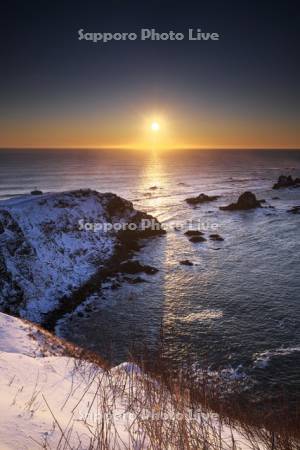 襟裳岬の日の出と太平洋