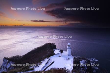 地球岬の朝と漁船