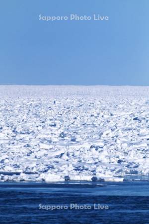オホーツク海の流氷と幻氷（蜃気楼）