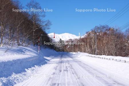 斜里岳と道（国道244）