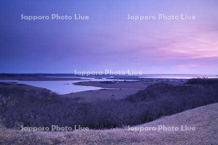 霧多布湿原と一番沢川（琵琶瀬川支流）の朝