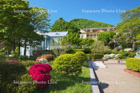 旧函館区公会堂と旧北海道庁函館支庁庁舎と元町公園
