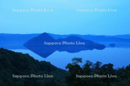 洞爺湖の朝