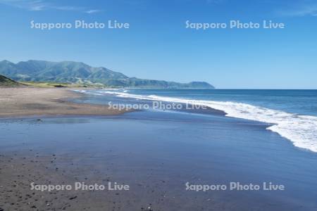 百人浜と太平洋と日高山脈