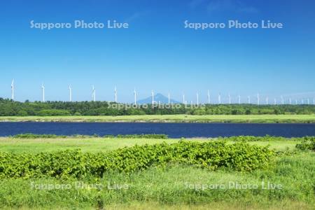 利尻島と天塩川とオトンルイ風力発電