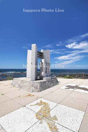 黄金岬の波濤の門