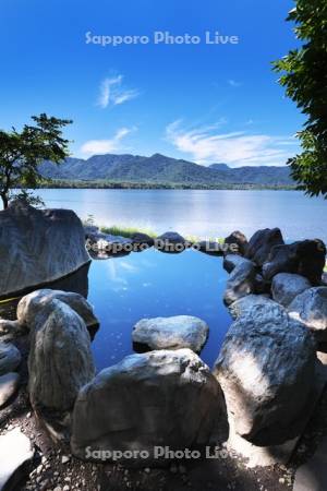 屈斜路湖とコタンの露天風呂