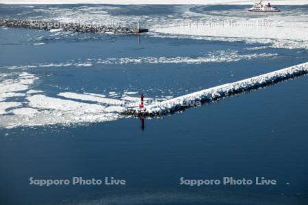 網走港とお〜ろら2号