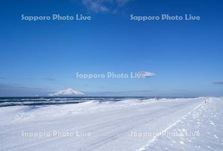 冬のオロロンラインと利尻島