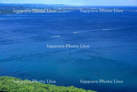 サロマ湖のホタテ漁船