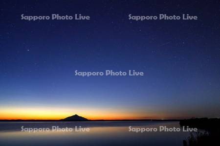 パンケ沼と利尻山夕景