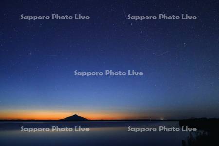 パンケ沼と利尻山夕景