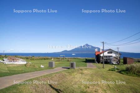 北のカナリアパークと利尻島