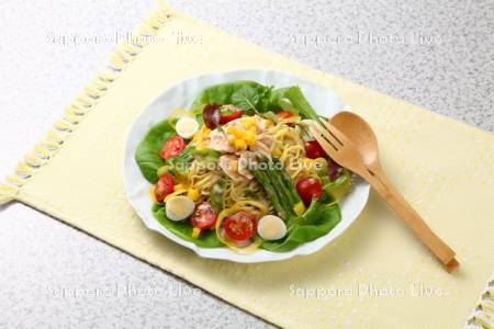 ラーメンサラダ