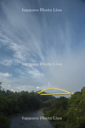 尻別川とニセコ大橋