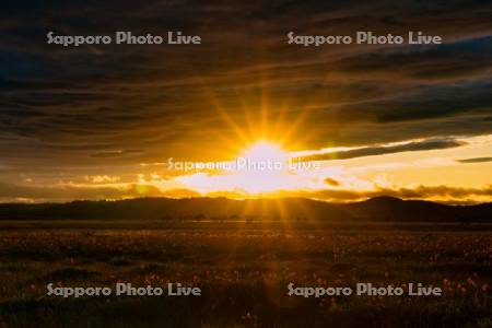 霧多布湿原の夕日